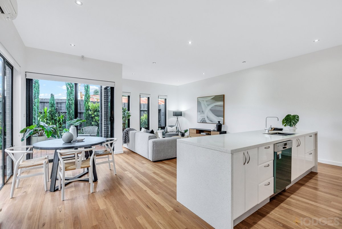 1 / 105a Wickham Road Hampton East - Residential for sale