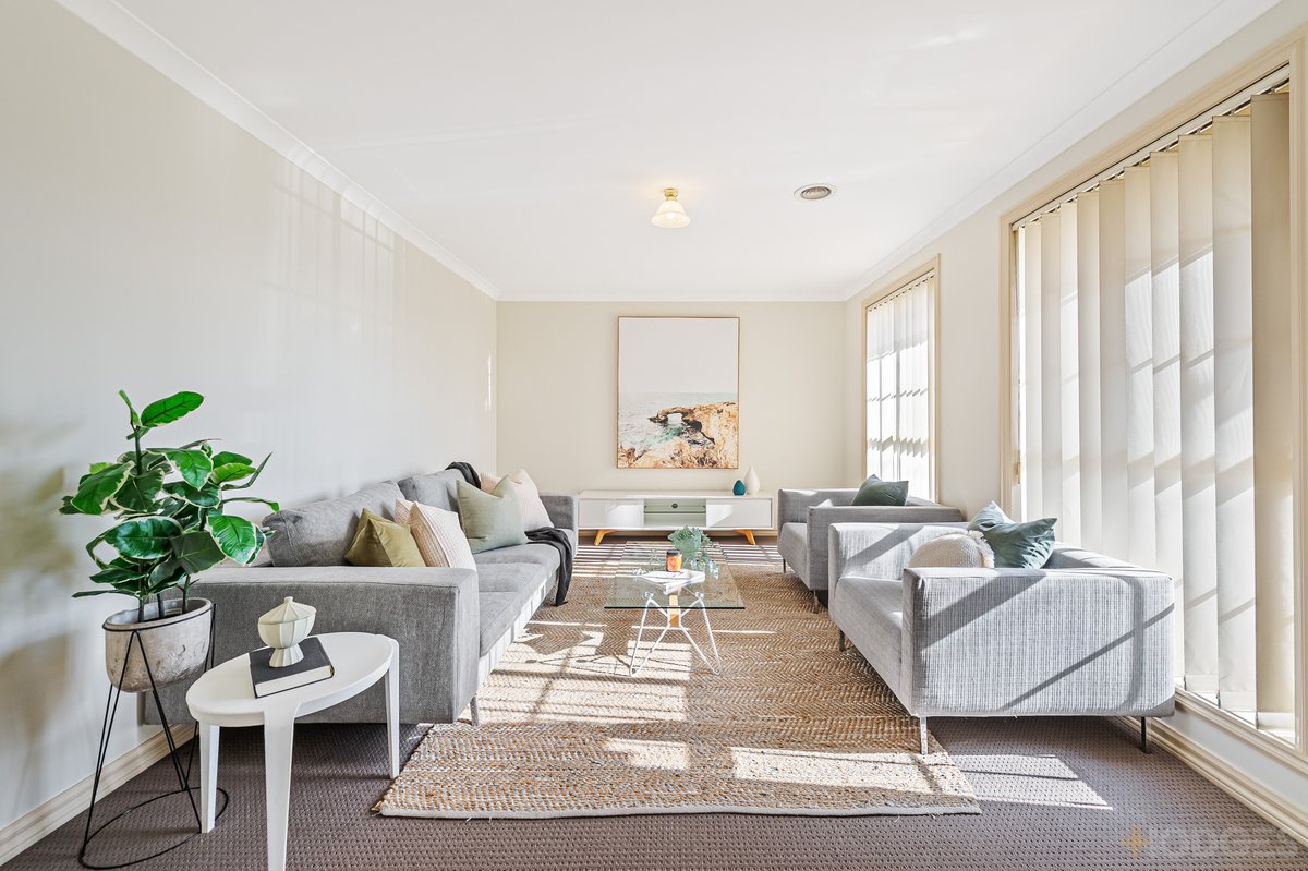 1 / 111 Hogans Road Hoppers Crossing - Residential for sale