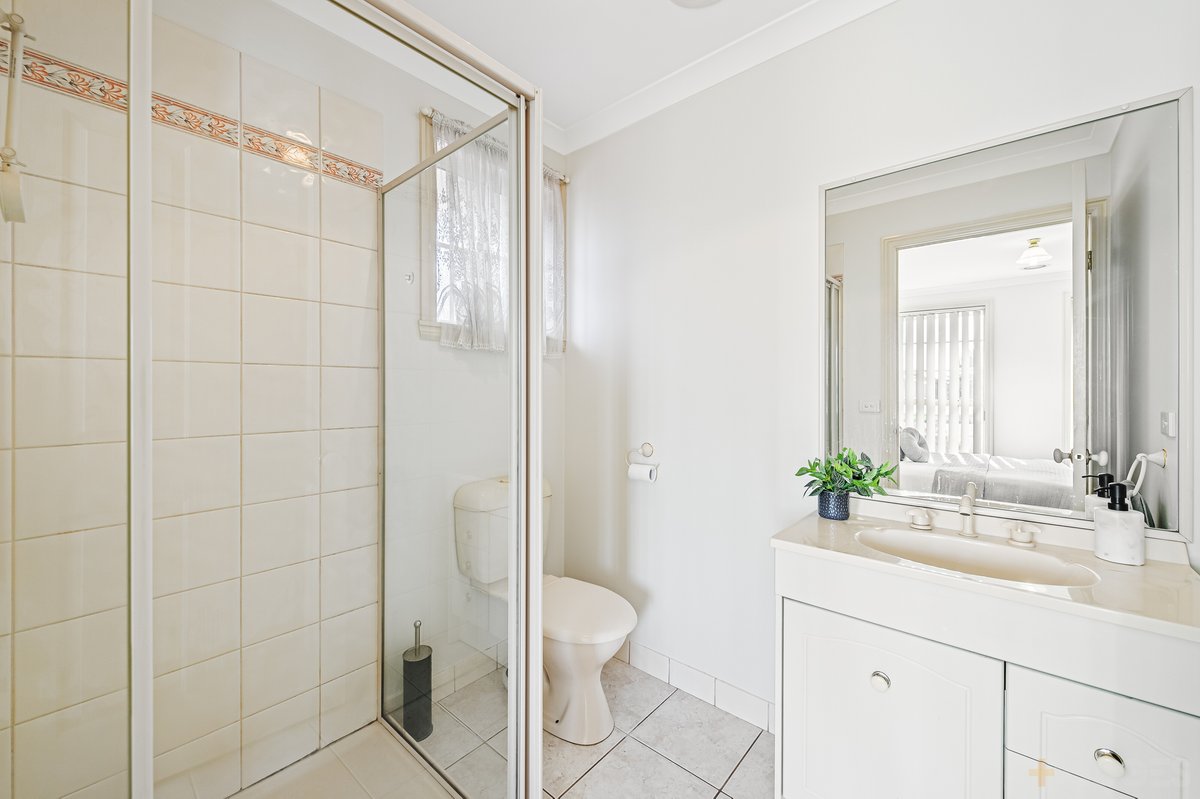1 / 111 Hogans Road Hoppers Crossing - Residential for sale