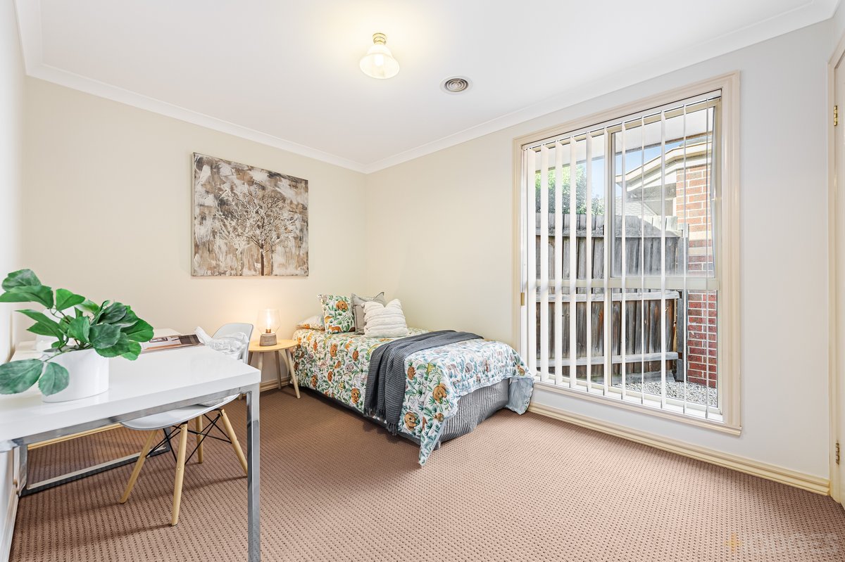 1 / 111 Hogans Road Hoppers Crossing - Residential for sale