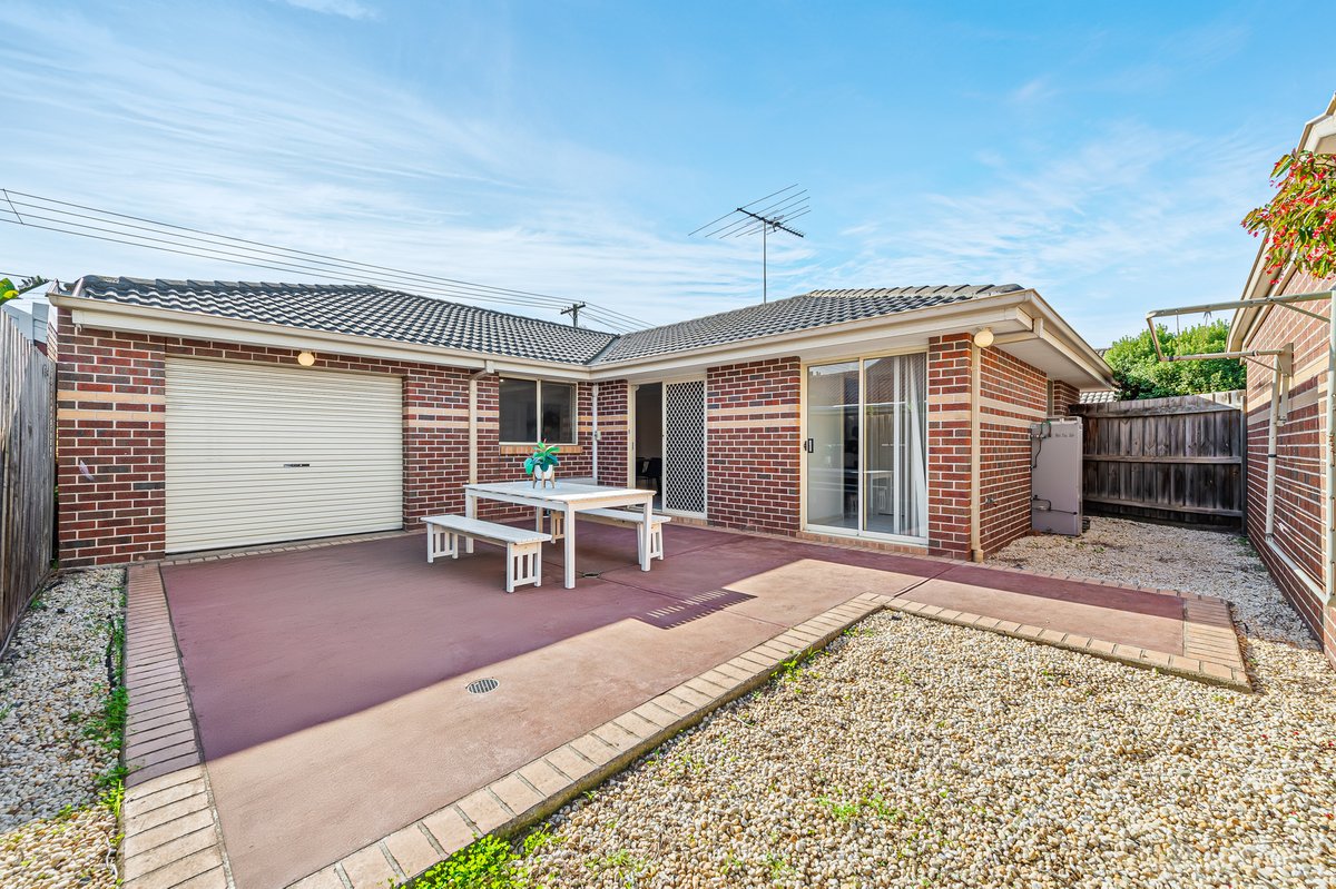 1 / 111 Hogans Road Hoppers Crossing - Residential for sale