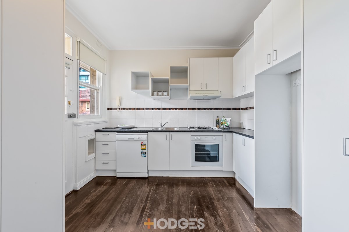 11 / 17 Queens Road MELBOURNE - Residential for sale