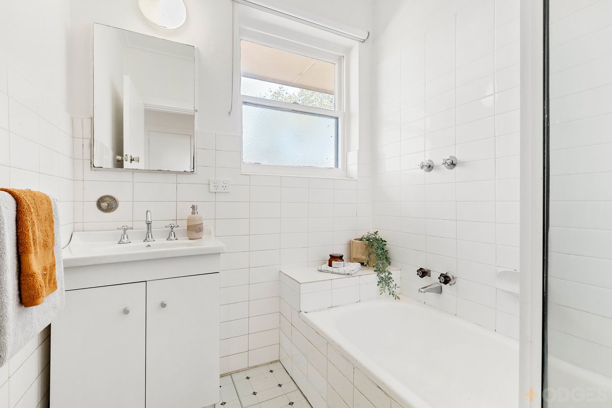 11 / 195 Brighton Road Elwood - Residential for sale