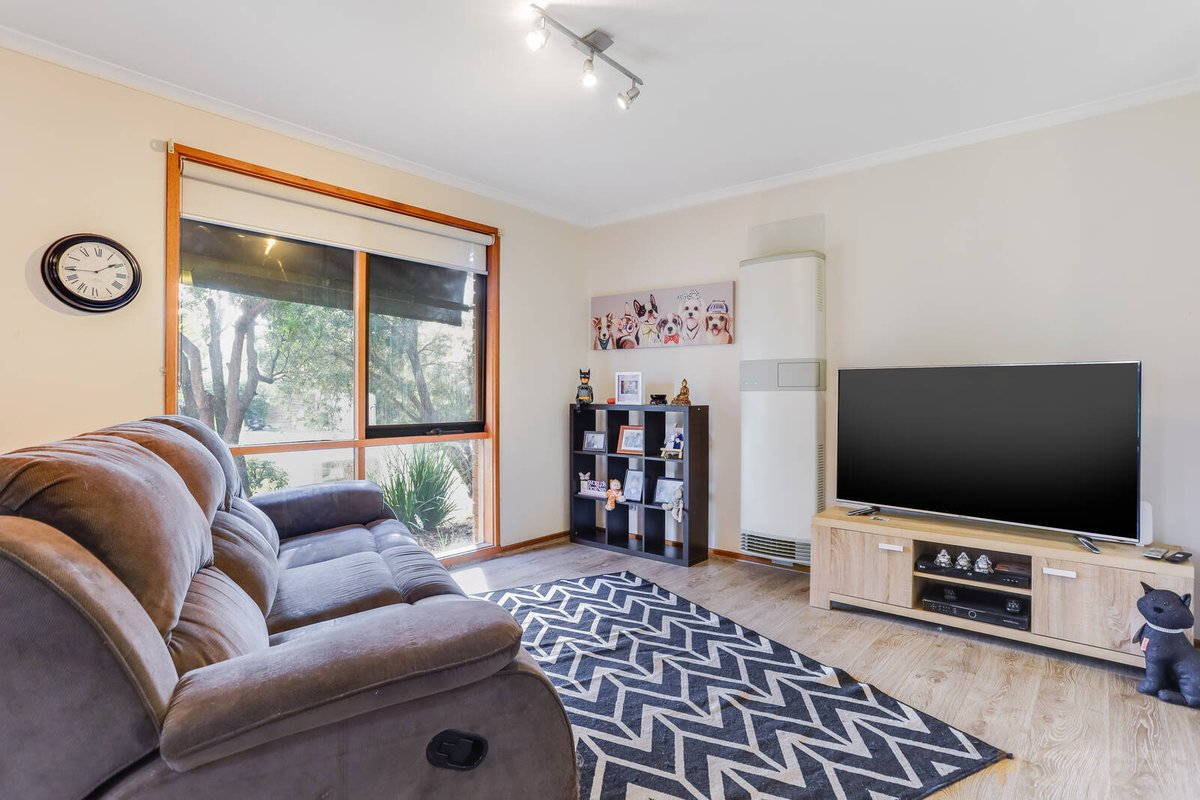 1 / 12 Denise Court Werribee - Residential for sale