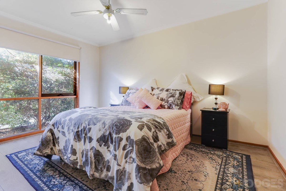 1 / 12 Denise Court Werribee - Residential for sale