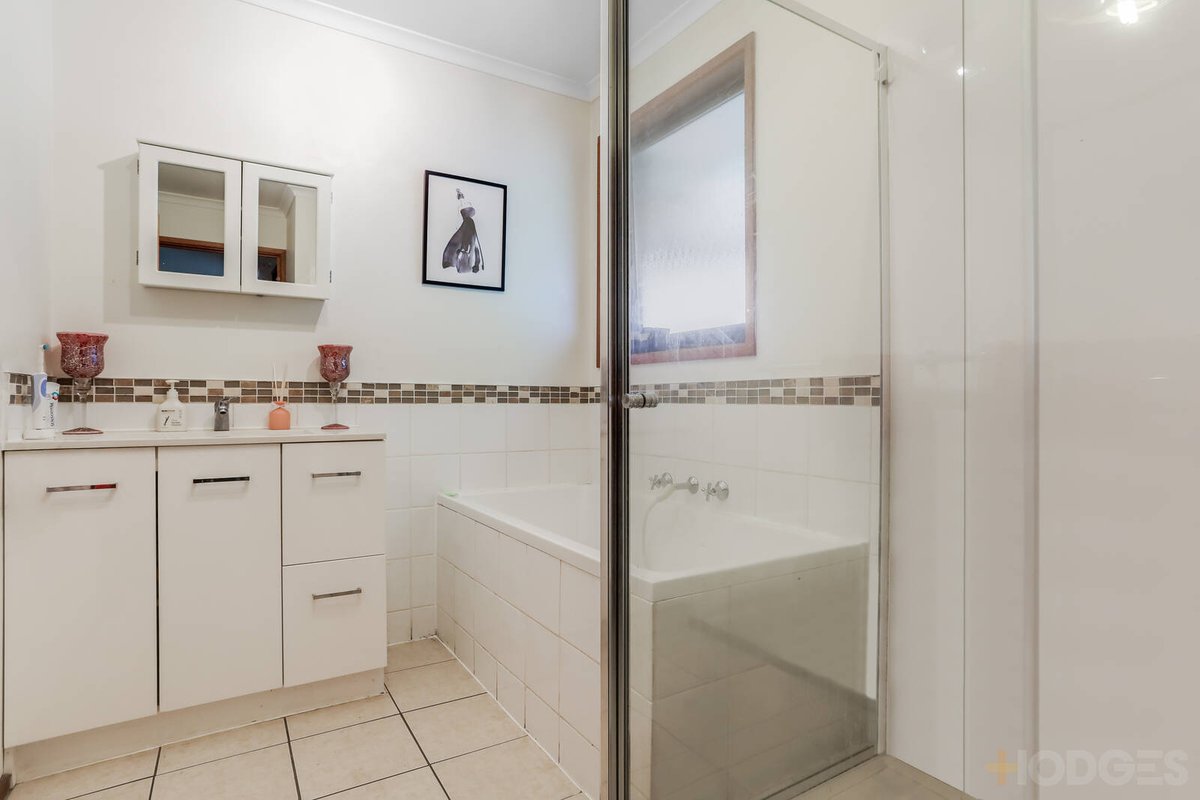 1 / 12 Denise Court Werribee - Residential for sale