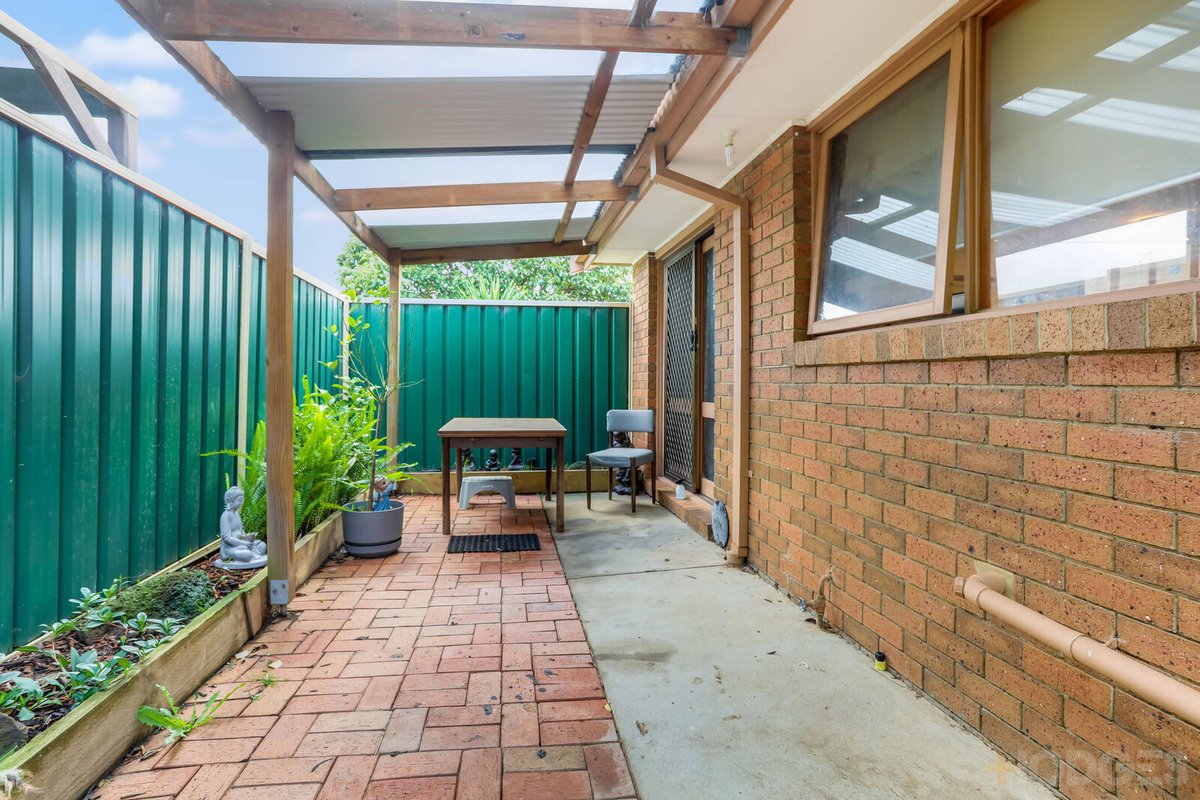 1 / 12 Denise Court Werribee - Residential for sale
