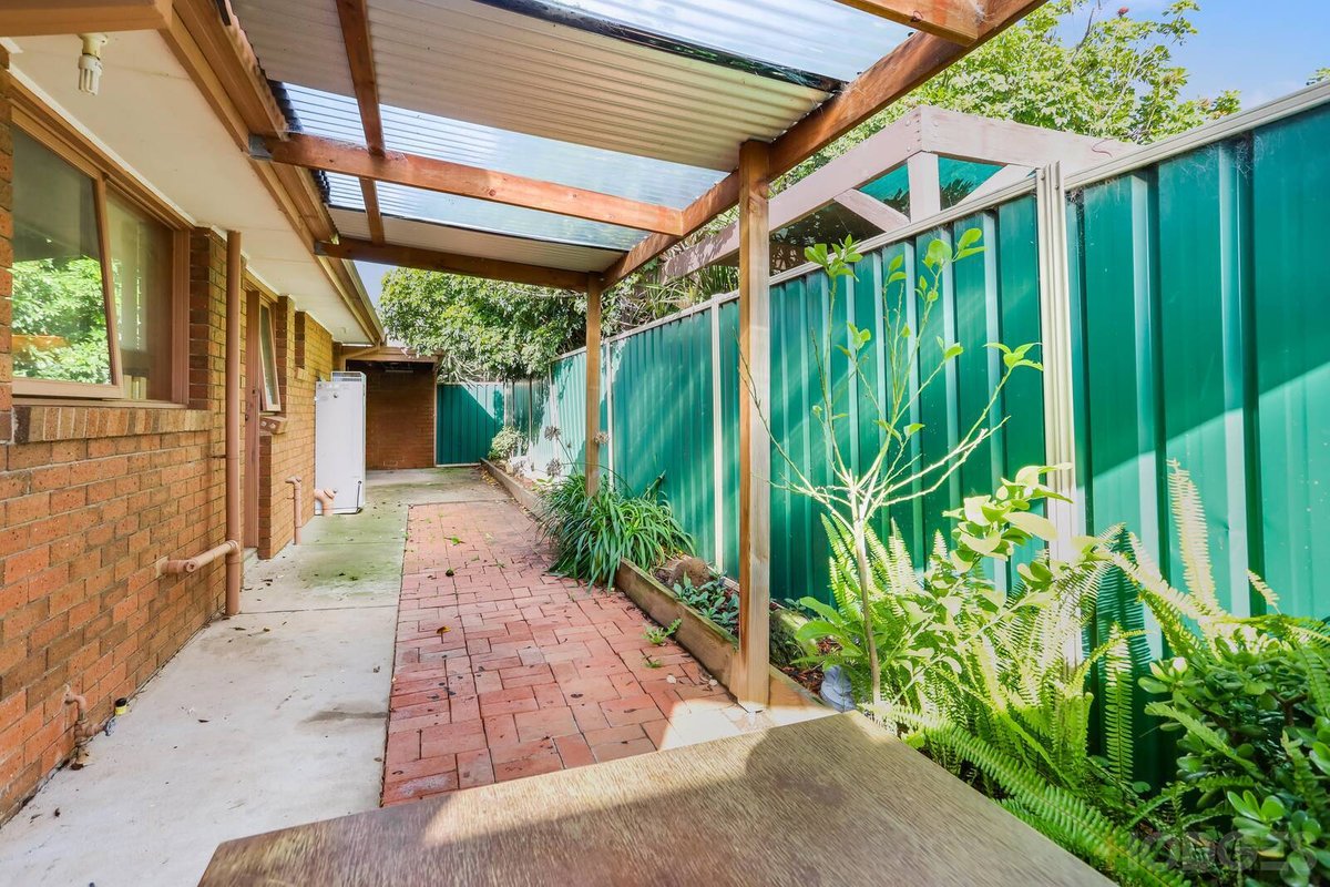 1 / 12 Denise Court Werribee - Residential for sale