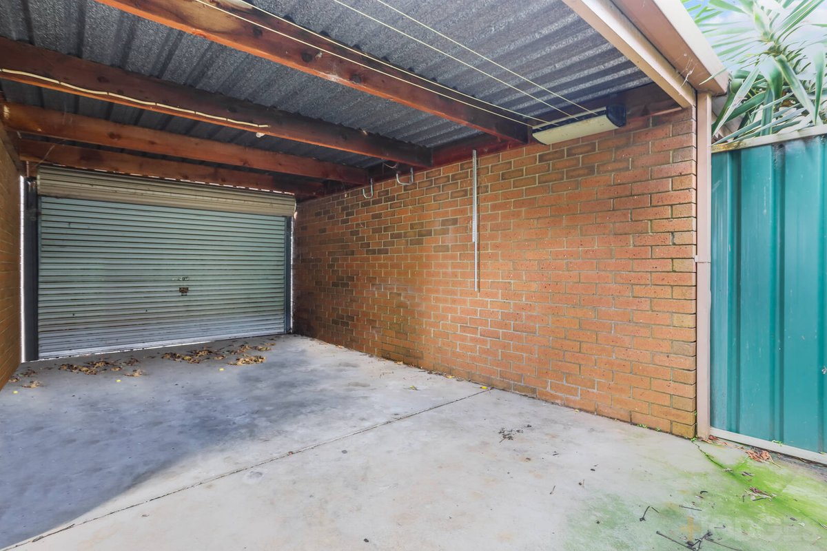 1 / 12 Denise Court Werribee - Residential for sale