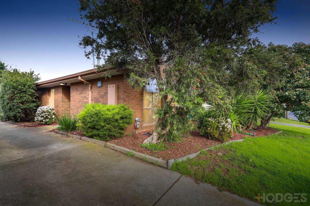 1 / 12 Denise Court Werribee - Residential for sale