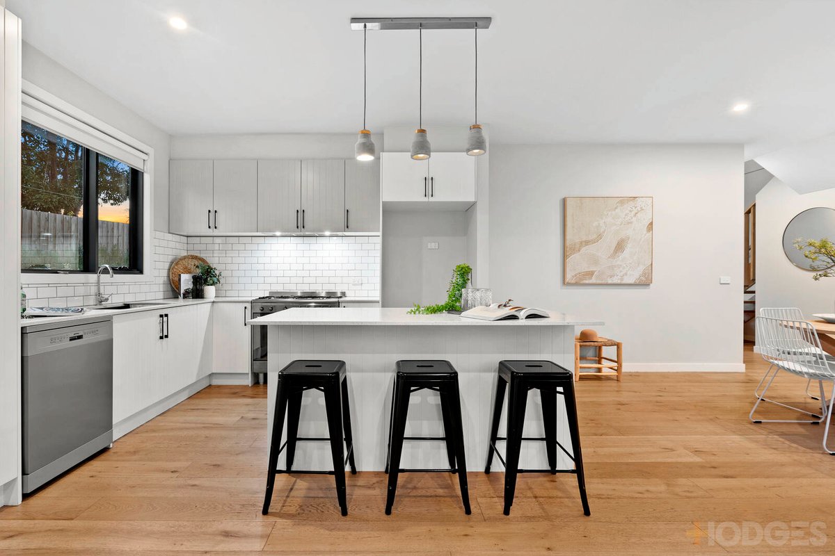 1 / 12 Minerva Road Manifold Heights - Residential for sale