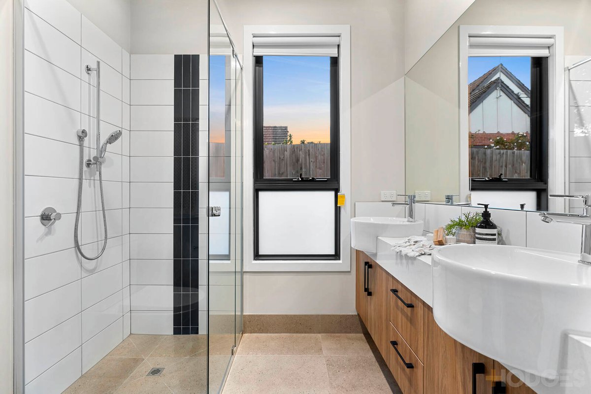 1 / 12 Minerva Road Manifold Heights - Residential for sale