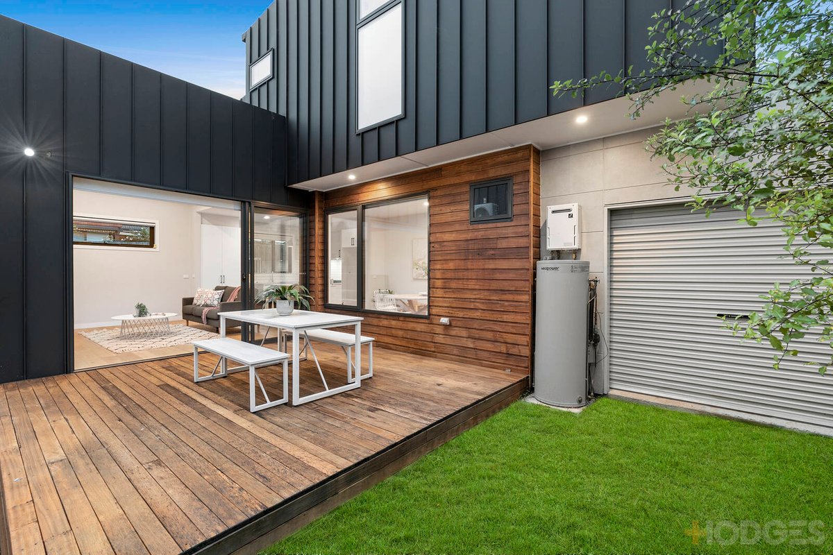 1 / 12 Minerva Road Manifold Heights - Residential for sale