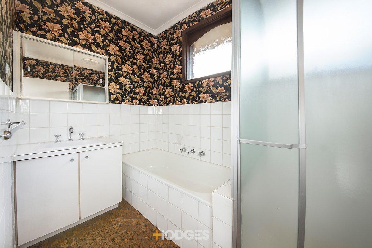 1 / 12 Raymond Court Brighton East - Residential for sale