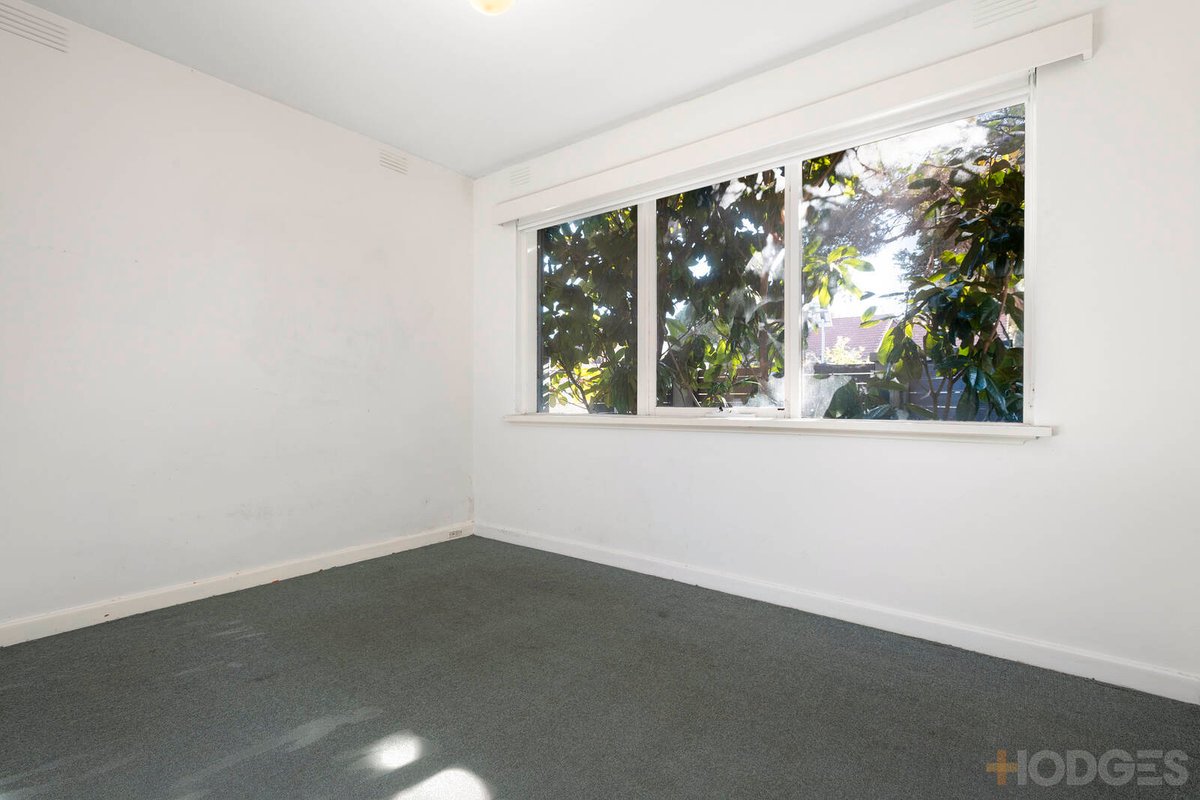 1 / 122 Glen Huntly Road Elwood - Residential for sale