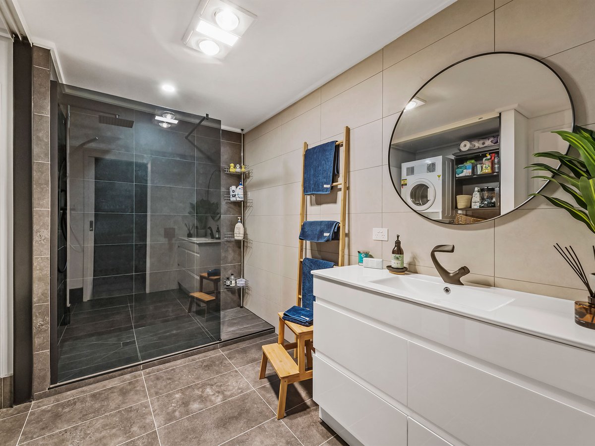 112 / 23 Queens Road MELBOURNE - Residential for sale