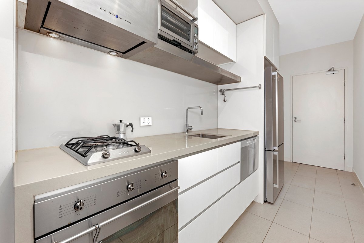 112 / 270 High Street Windsor - Residential for lease