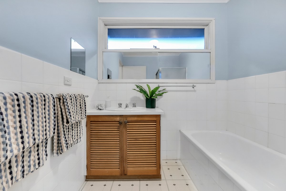 1 / 13 Argus Street Cheltenham - Residential for sale