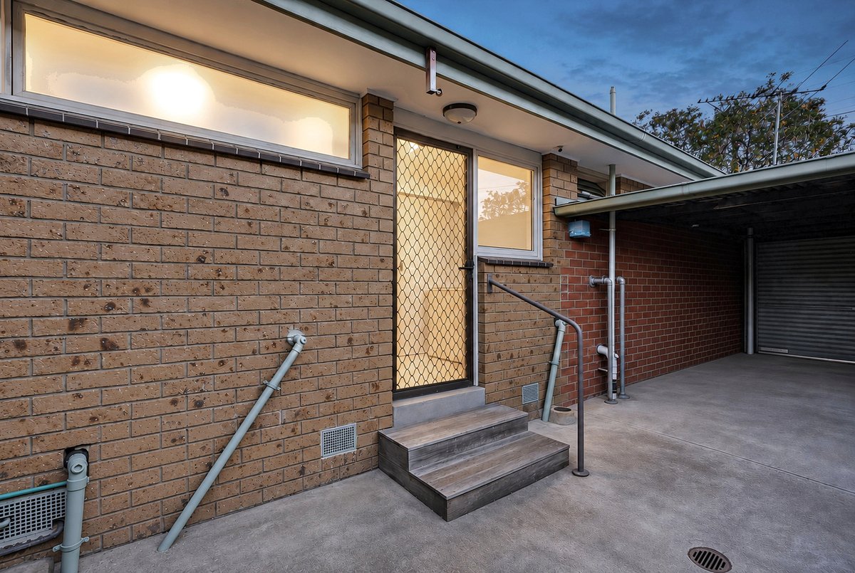1 / 13 Argus Street Cheltenham - Residential for sale