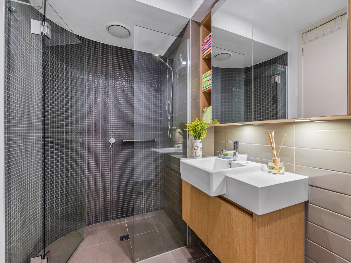 114 / 101 Bay Street PORT MELBOURNE - Residential for sale
