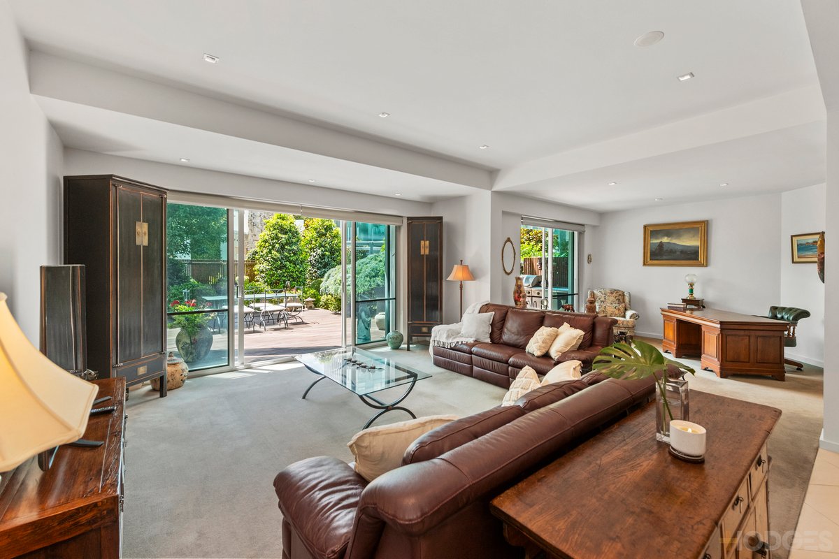 1 / 15 Beach Road Hampton - Residential for sale