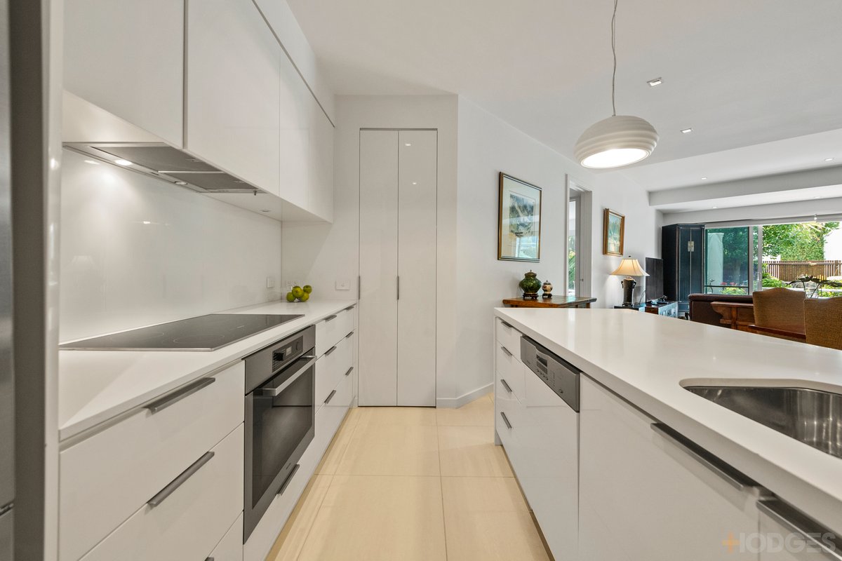 1 / 15 Beach Road Hampton - Residential for sale