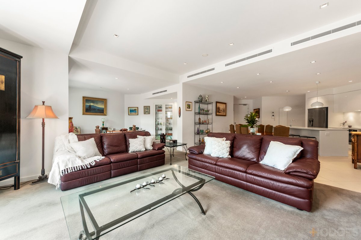 1 / 15 Beach Road Hampton - Residential for sale