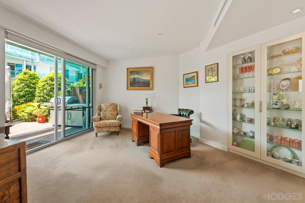 1 / 15 Beach Road Hampton - Residential for sale
