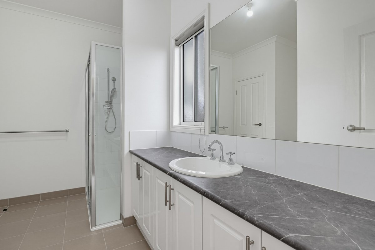 115 / 40 Royal Parade Kilmore - Residential for sale