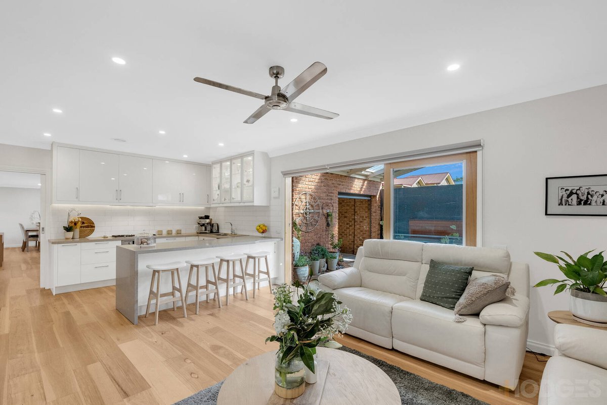 1 / 17 Eveline Avenue Parkdale - Residential for sale