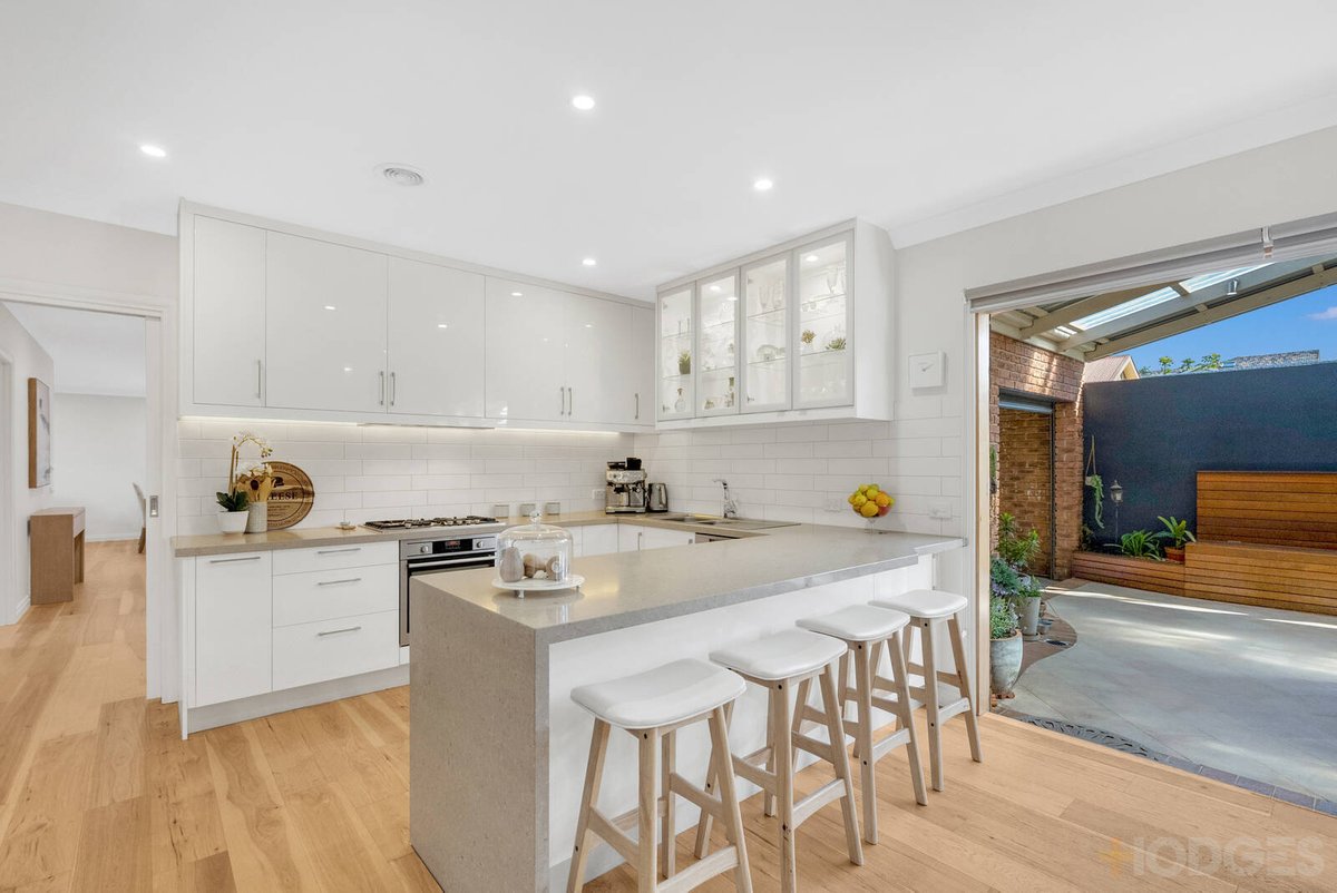 1 / 17 Eveline Avenue Parkdale - Residential for sale