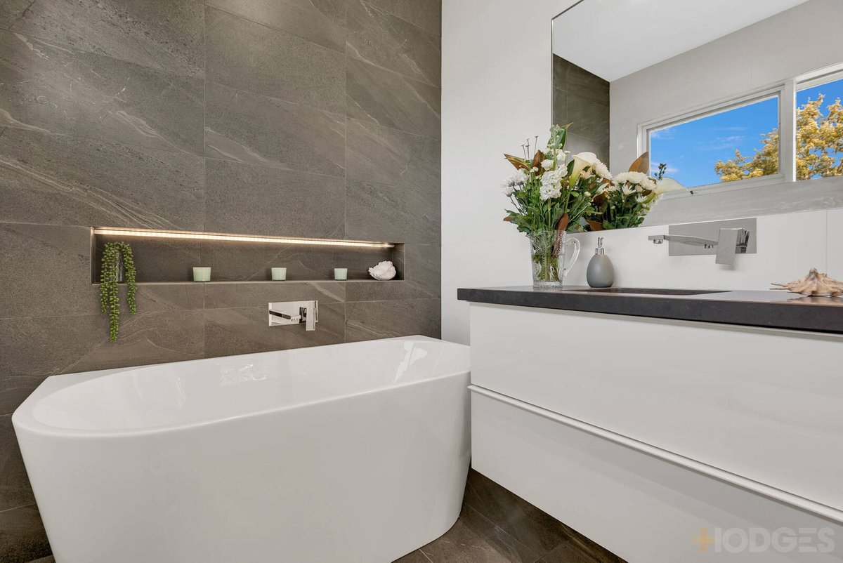 1 / 17 Eveline Avenue Parkdale - Residential for sale