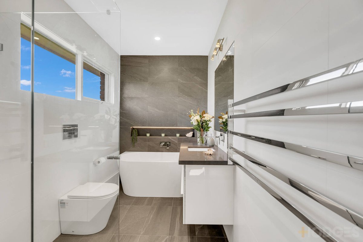 1 / 17 Eveline Avenue Parkdale - Residential for sale