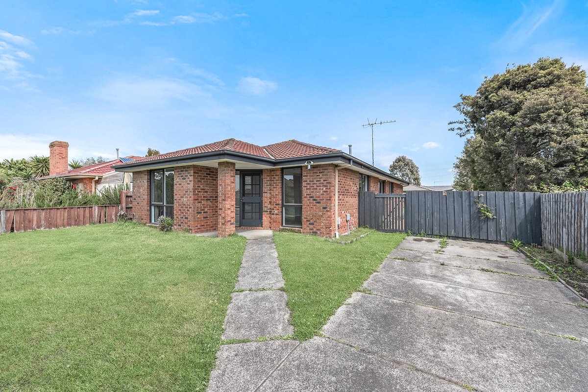 117 Monahans Road Cranbourne West - Residential for sale