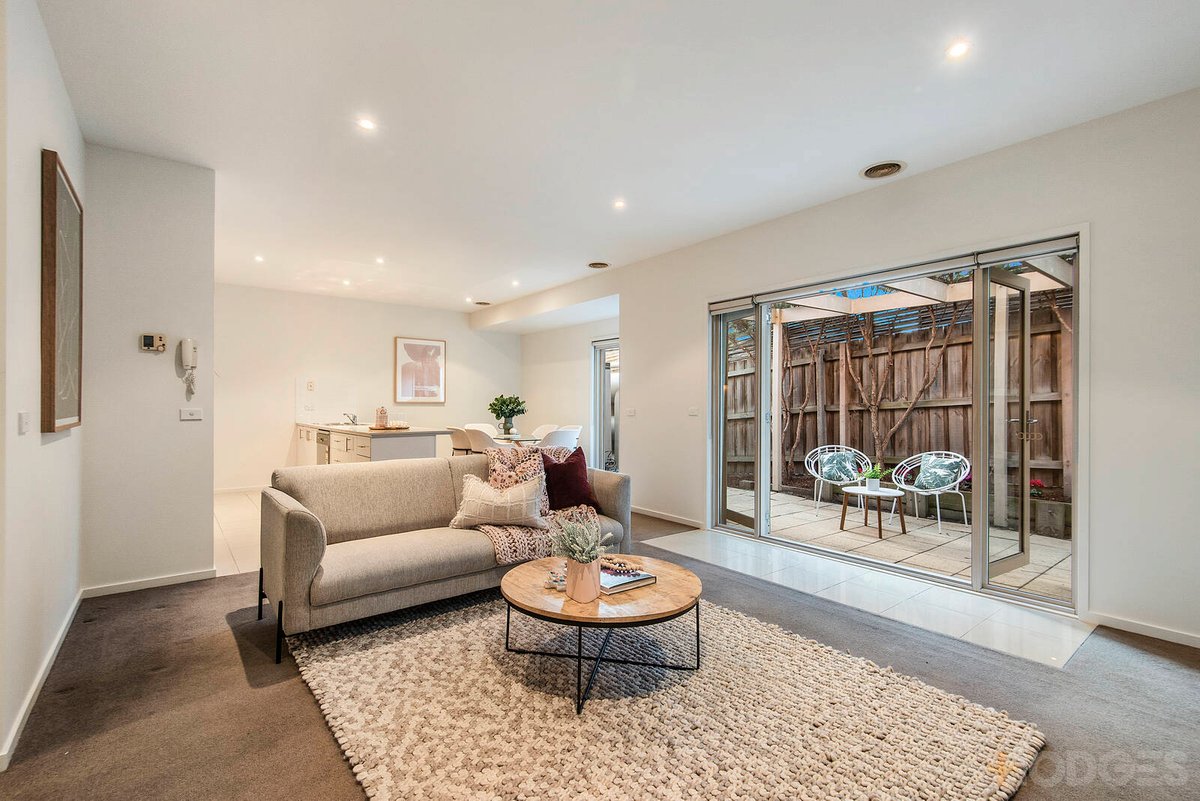 1 / 17 Tulip Grove Cheltenham - Residential for sale