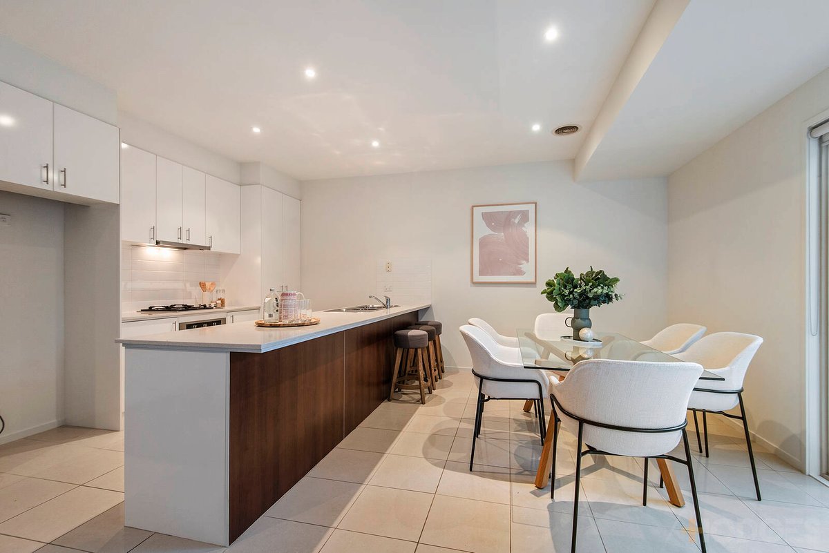 1 / 17 Tulip Grove Cheltenham - Residential for sale