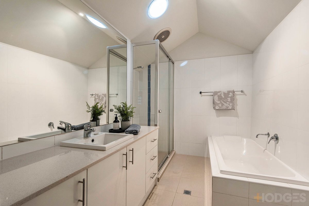 1 / 17 Tulip Grove Cheltenham - Residential for sale
