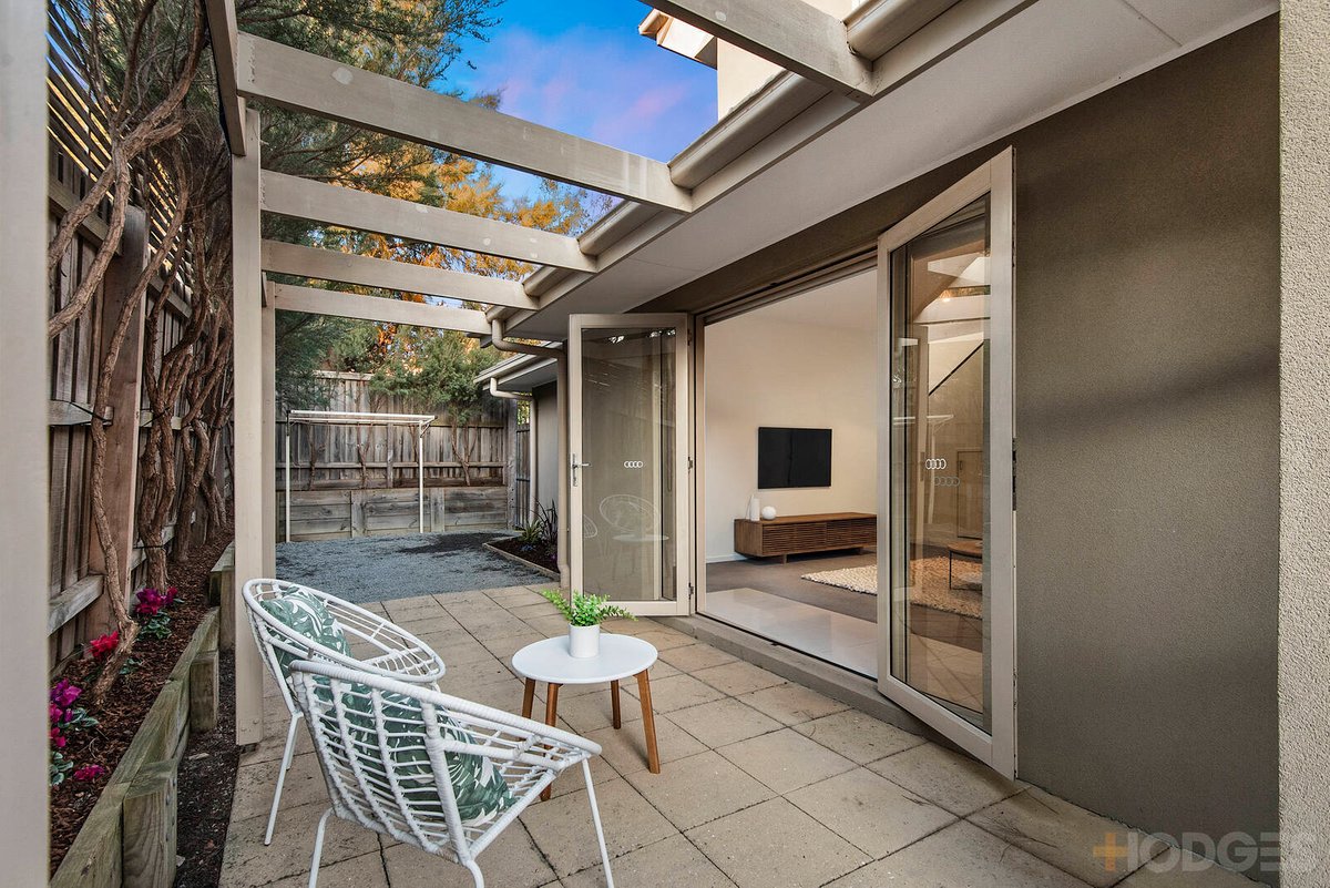 1 / 17 Tulip Grove Cheltenham - Residential for sale