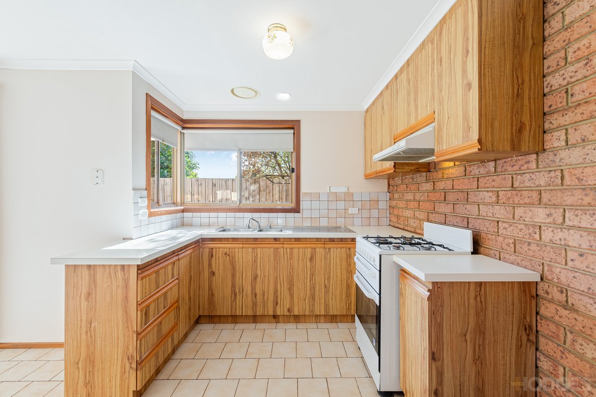 1 / 17 Westminster Drive Werribee - Residential for sale