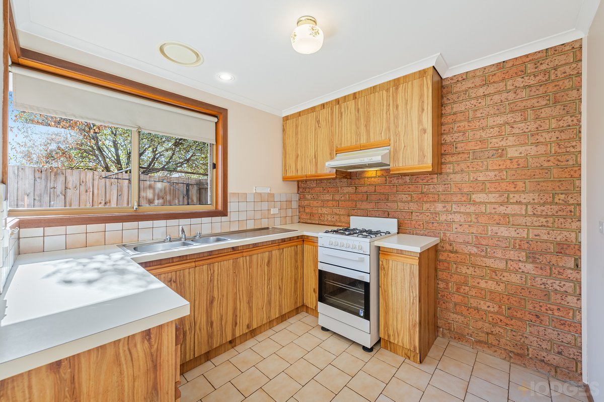 1 / 17 Westminster Drive Werribee - Residential for sale