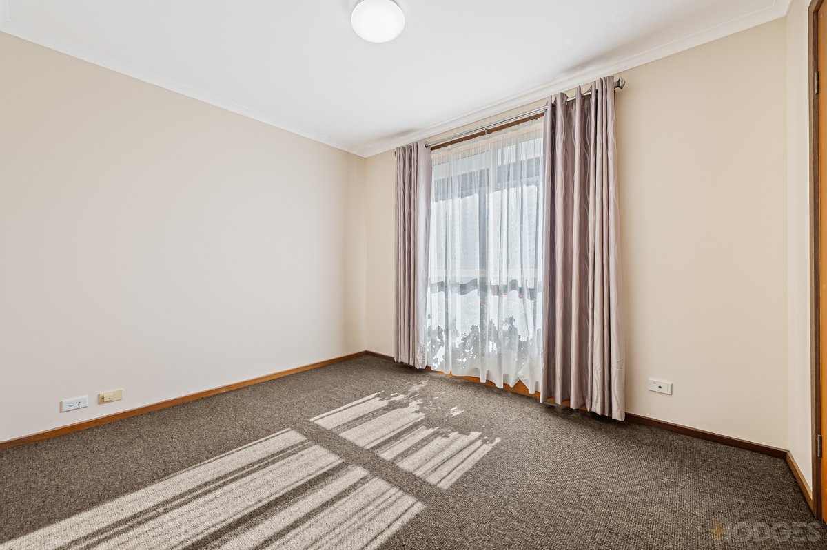 1 / 17 Westminster Drive Werribee - Residential for sale