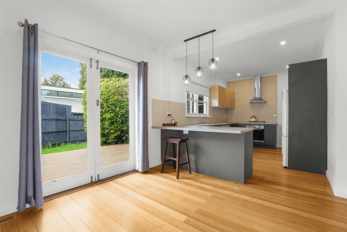 1 / 174 Reserve Road Beaumaris - Residential for lease