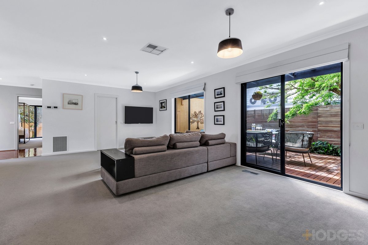 1 / 18 Mac Crescent Parkdale - Residential for sale