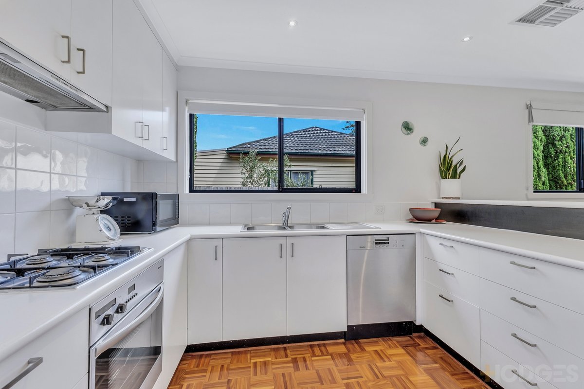 1 / 18 Mac Crescent Parkdale - Residential for sale