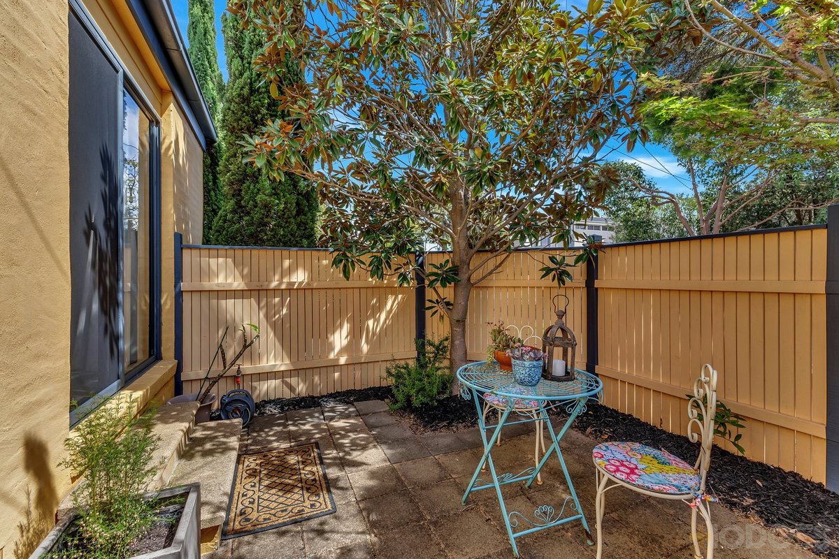 1 / 18 Mac Crescent Parkdale - Residential for sale