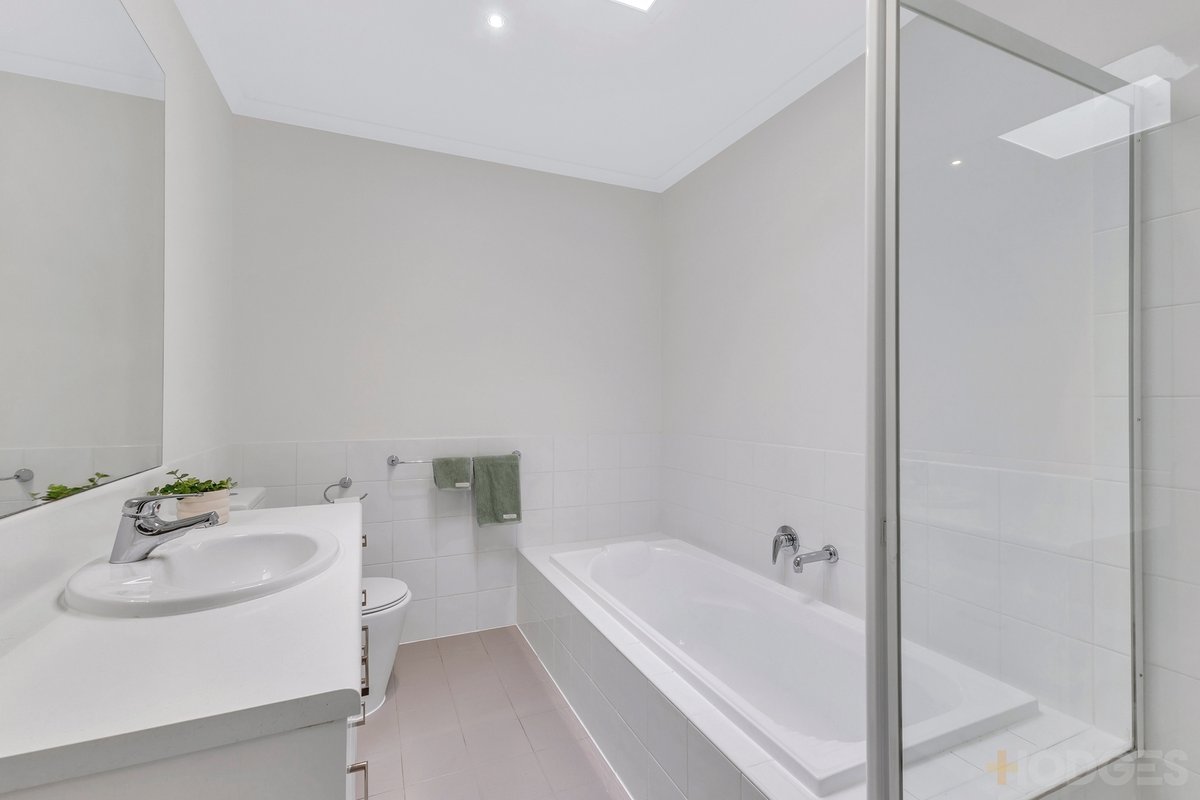1 / 18 Mac Crescent Parkdale - Residential for sale