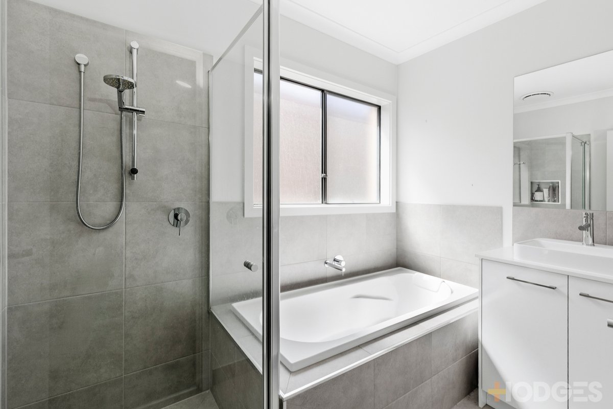 12 Chamberlain Drive Armstrong Creek - Residential for sale
