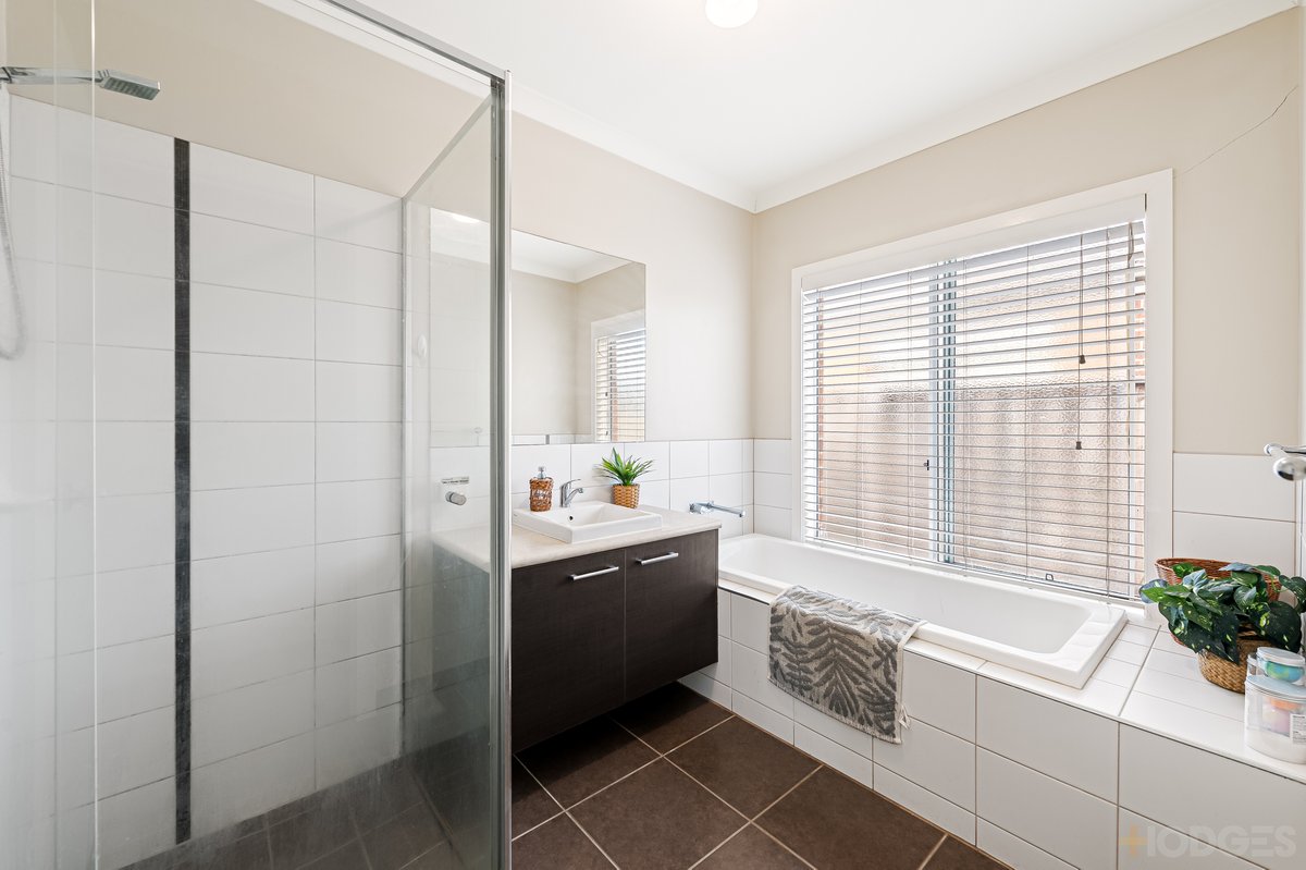 12 Grand Place Tarneit - Residential for sale