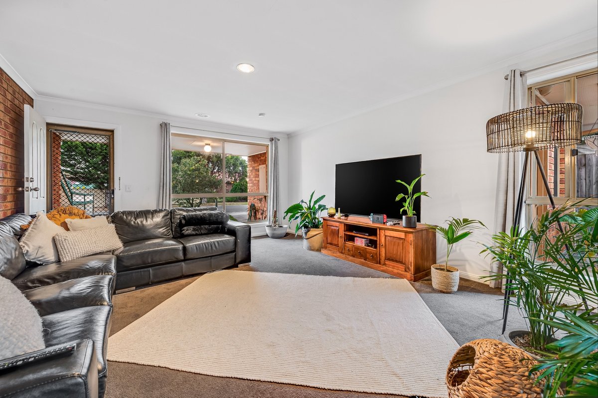 1 / 2 Mersey Court Werribee - Residential for sale