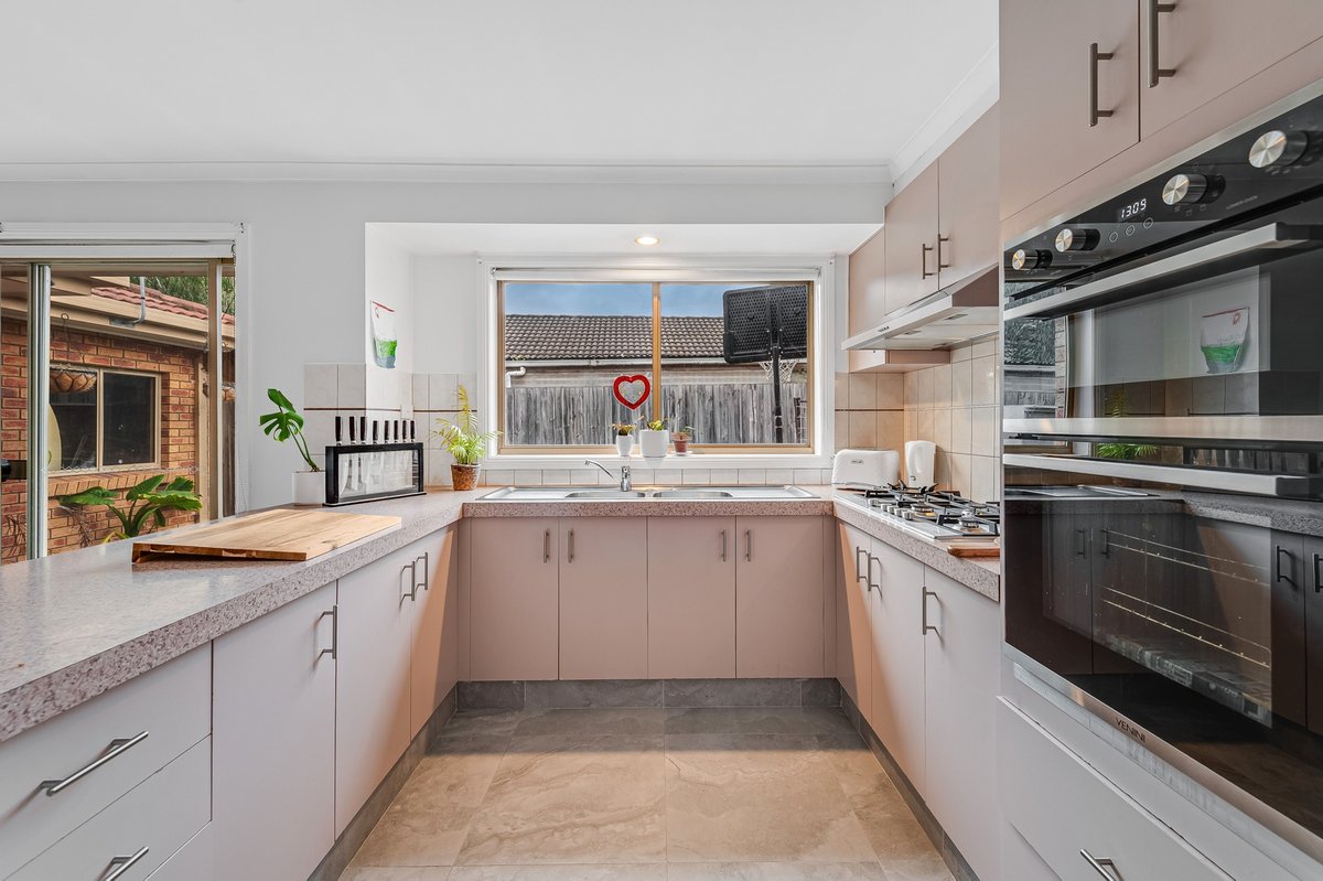 1 / 2 Mersey Court Werribee - Residential for sale